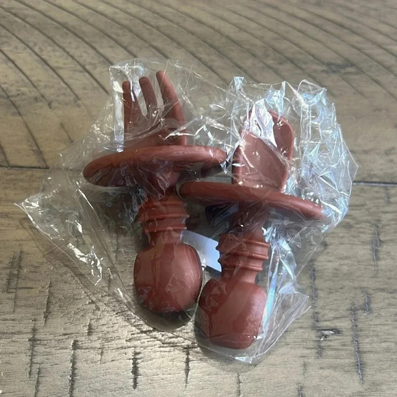 New Gift Set Baby Silicone Suction Plate, Pocket Bib, Suction Bowl, Cup + More - Picture 7 of 8